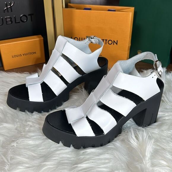 Unlace Shoes - New white and black wedges